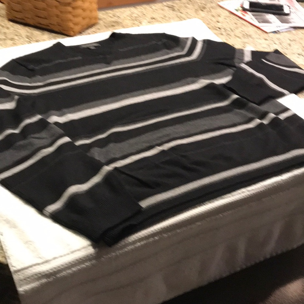 Br Sweater - image 1